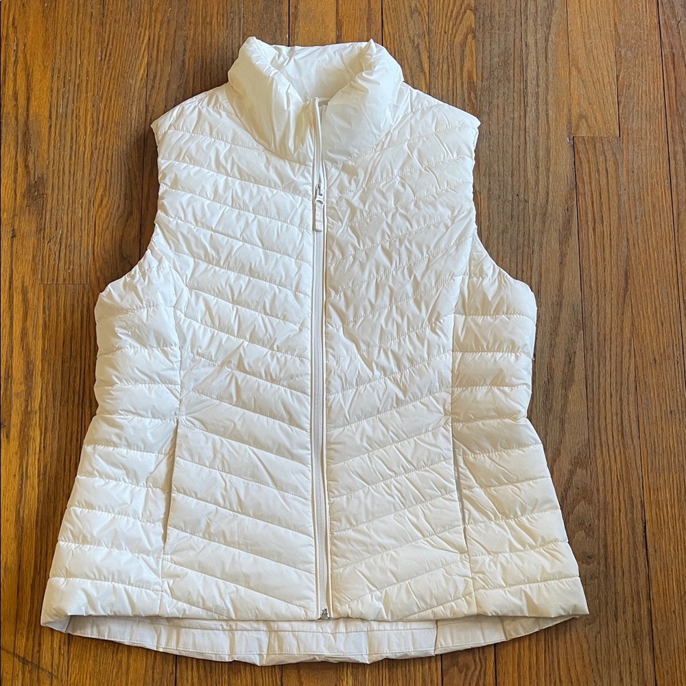 Old Navy Creme Puffer Vest